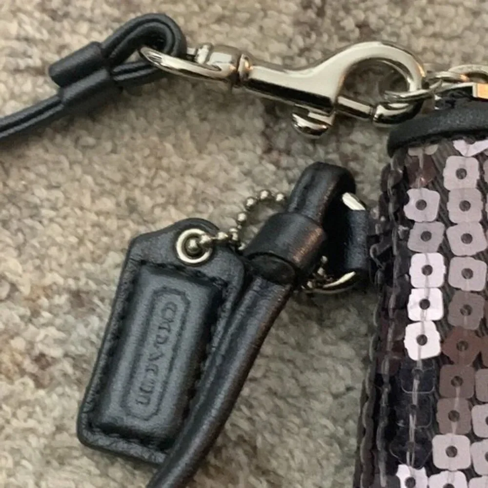 Coach Sequin Wristlet Clutch Pouch Leather Trim Zip Up Wallet Silver W/ Hang Tag